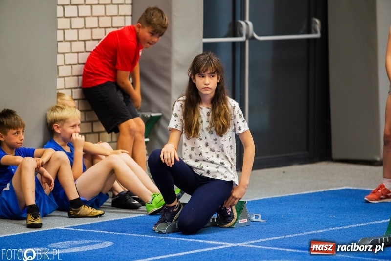 Zdjęcie w galerii na portalu naszraciborz.pl: Mały Memoriał Lekkoatletyczny im. Janusza Kusocińskiego w ZSOMS wiadomości z regionu