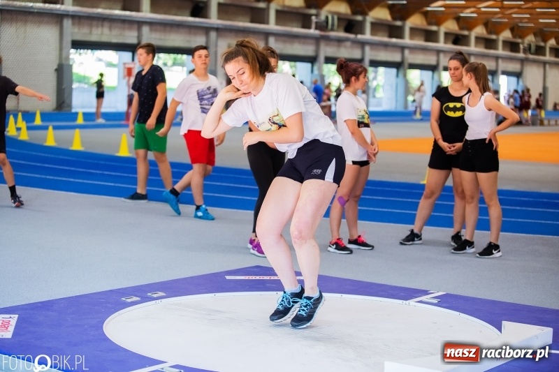 Zdjęcie w galerii na portalu naszraciborz.pl: Mały Memoriał Lekkoatletyczny im. Janusza Kusocińskiego w ZSOMS wiadomości z regionu