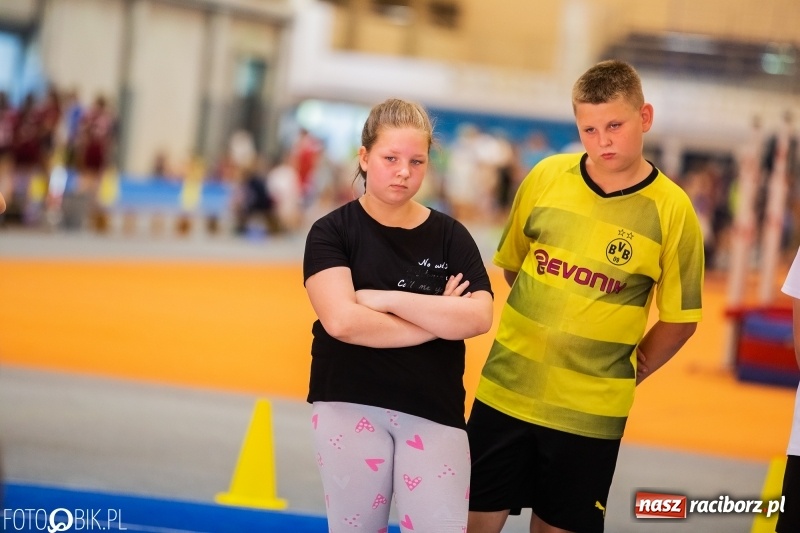 Zdjęcie w galerii na portalu naszraciborz.pl: Mały Memoriał Lekkoatletyczny im. Janusza Kusocińskiego w ZSOMS wiadomości z regionu