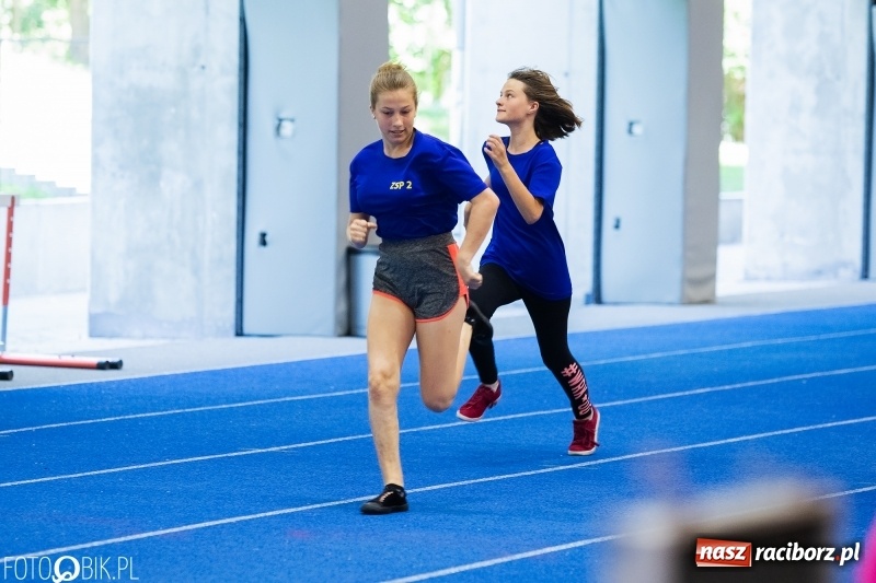 Zdjęcie w galerii na portalu naszraciborz.pl: Mały Memoriał Lekkoatletyczny im. Janusza Kusocińskiego w ZSOMS wiadomości z regionu