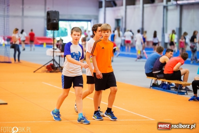 Zdjęcie w galerii na portalu naszraciborz.pl: Mały Memoriał Lekkoatletyczny im. Janusza Kusocińskiego w ZSOMS wiadomości z regionu