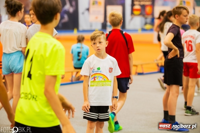 Zdjęcie w galerii na portalu naszraciborz.pl: Mały Memoriał Lekkoatletyczny im. Janusza Kusocińskiego w ZSOMS wiadomości z regionu