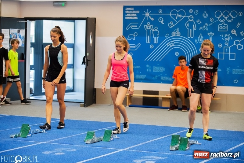 Zdjęcie w galerii na portalu naszraciborz.pl: Mały Memoriał Lekkoatletyczny im. Janusza Kusocińskiego w ZSOMS wiadomości z regionu