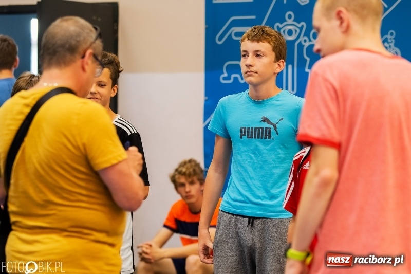 Zdjęcie w galerii na portalu naszraciborz.pl: Mały Memoriał Lekkoatletyczny im. Janusza Kusocińskiego w ZSOMS wiadomości z regionu