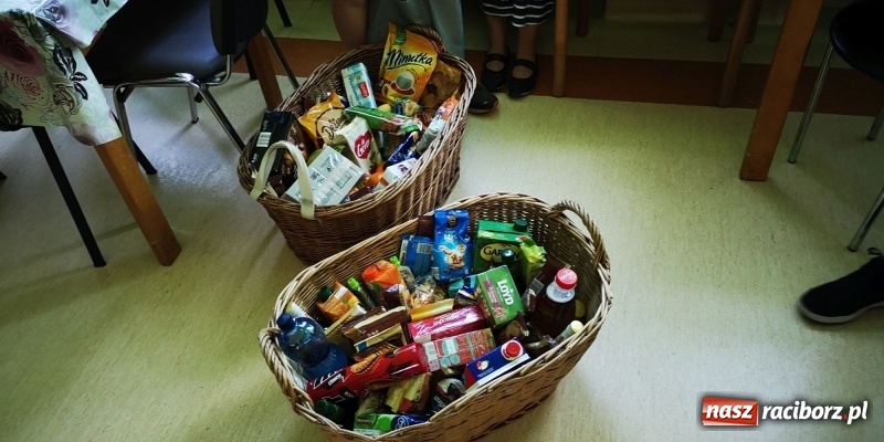 Zdjęcie w galerii na portalu naszraciborz.pl: Krzanowickie Omy zagościły w murach Zakładu Opiekuńczo-Leczniczego wiadomości z regionu