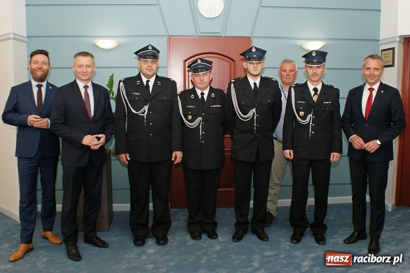 Zdjęcie w galerii na portalu naszraciborz.pl: Brzeziki na ratunek Wilkowicom wiadomości z regionu