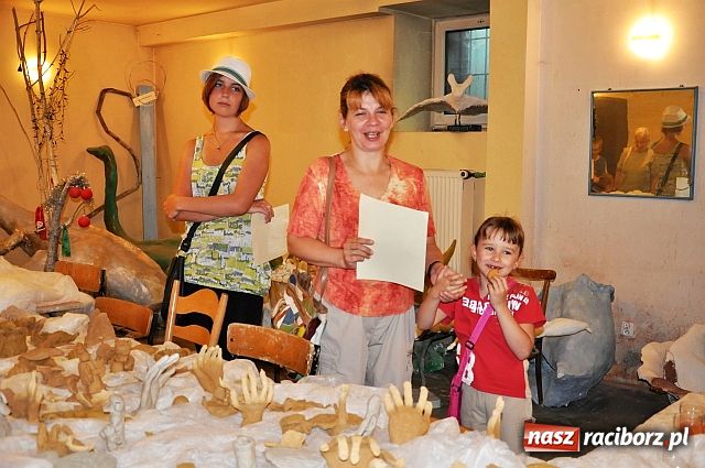 Zdjęcie w galerii na portalu naszraciborz.pl: Wykorzystali kilkanaście kilogramów gliny wiadomości z regionu