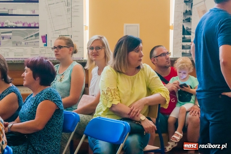 Zdjęcie w galerii na portalu naszraciborz.pl: Szkoła w Studziennej marzy o sali gimnastycznej wiadomości z regionu