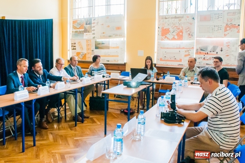 Zdjęcie w galerii na portalu naszraciborz.pl: Szkoła w Studziennej marzy o sali gimnastycznej wiadomości z regionu