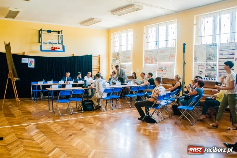 Zdjęcie w galerii na portalu naszraciborz.pl: Szkoła w Studziennej marzy o sali gimnastycznej wiadomości z regionu