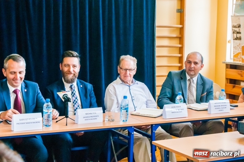 Zdjęcie w galerii na portalu naszraciborz.pl: Szkoła w Studziennej marzy o sali gimnastycznej wiadomości z regionu