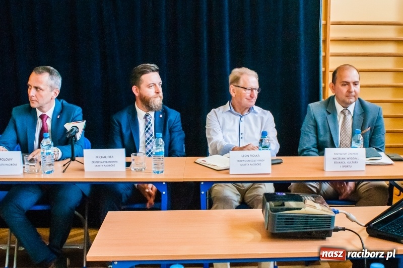 Zdjęcie w galerii na portalu naszraciborz.pl: Szkoła w Studziennej marzy o sali gimnastycznej wiadomości z regionu