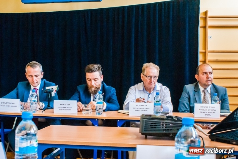 Zdjęcie w galerii na portalu naszraciborz.pl: Szkoła w Studziennej marzy o sali gimnastycznej wiadomości z regionu