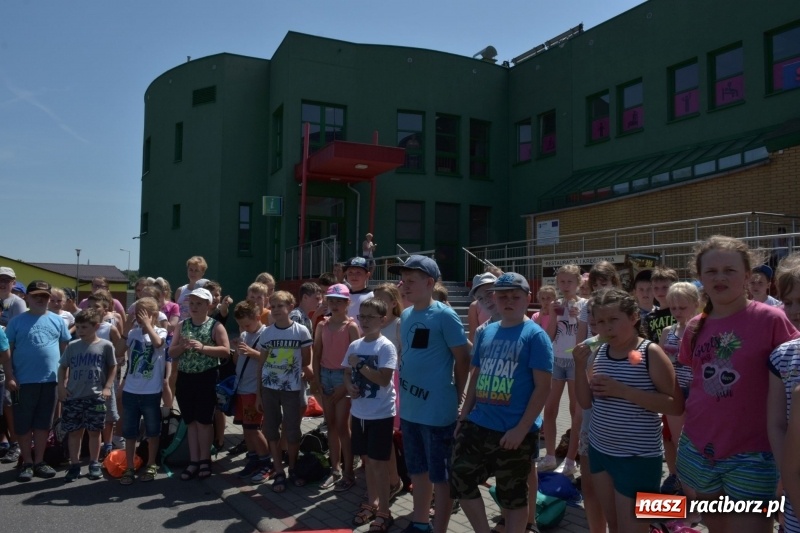 Zdjęcie w galerii na portalu naszraciborz.pl: Jak ryby w wodzie. Pływackie zawody w gminie Krzyżanowice  wiadomości z regionu