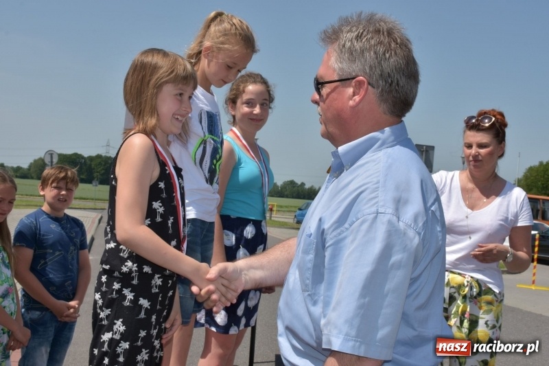 Zdjęcie w galerii na portalu naszraciborz.pl: Jak ryby w wodzie. Pływackie zawody w gminie Krzyżanowice  wiadomości z regionu