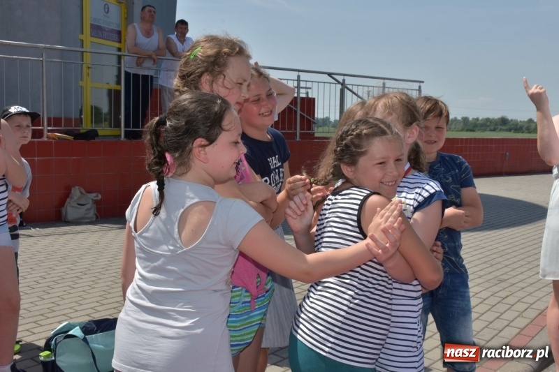 Zdjęcie w galerii na portalu naszraciborz.pl: Jak ryby w wodzie. Pływackie zawody w gminie Krzyżanowice  wiadomości z regionu