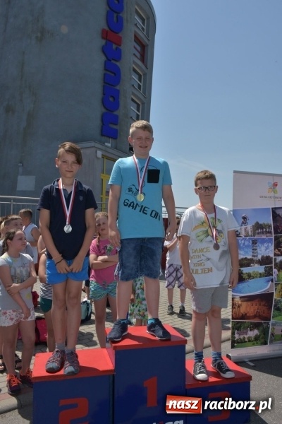 Zdjęcie w galerii na portalu naszraciborz.pl: Jak ryby w wodzie. Pływackie zawody w gminie Krzyżanowice  wiadomości z regionu