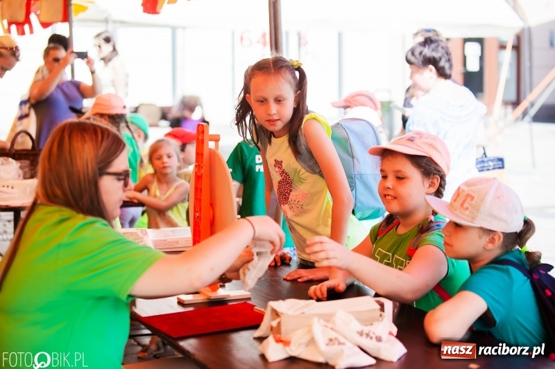 Zdjęcie w galerii na portalu naszraciborz.pl: Festyn ekologiczny dla dzieci na raciborskim Rynku wiadomości z regionu