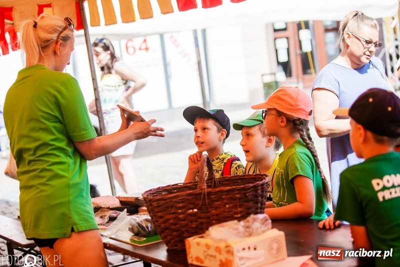 Zdjęcie w galerii na portalu naszraciborz.pl: Festyn ekologiczny dla dzieci na raciborskim Rynku wiadomości z regionu
