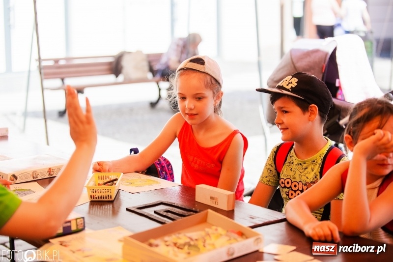 Zdjęcie w galerii na portalu naszraciborz.pl: Festyn ekologiczny dla dzieci na raciborskim Rynku wiadomości z regionu
