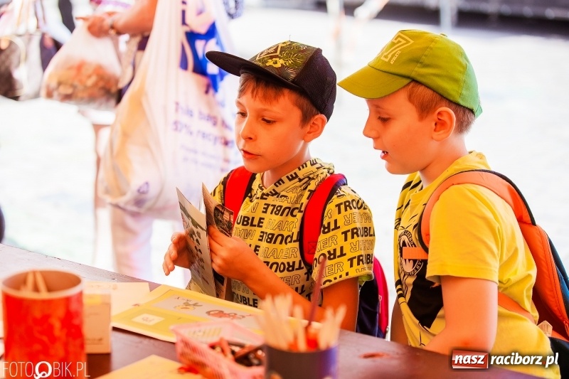 Zdjęcie w galerii na portalu naszraciborz.pl: Festyn ekologiczny dla dzieci na raciborskim Rynku wiadomości z regionu