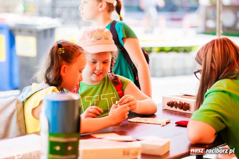 Zdjęcie w galerii na portalu naszraciborz.pl: Festyn ekologiczny dla dzieci na raciborskim Rynku wiadomości z regionu