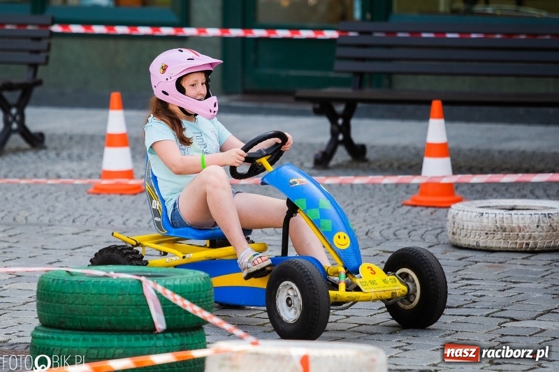 Zdjęcie w galerii na portalu naszraciborz.pl: Festyn ekologiczny dla dzieci na raciborskim Rynku wiadomości z regionu