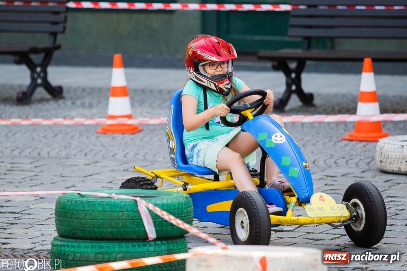Zdjęcie w galerii na portalu naszraciborz.pl: Festyn ekologiczny dla dzieci na raciborskim Rynku wiadomości z regionu