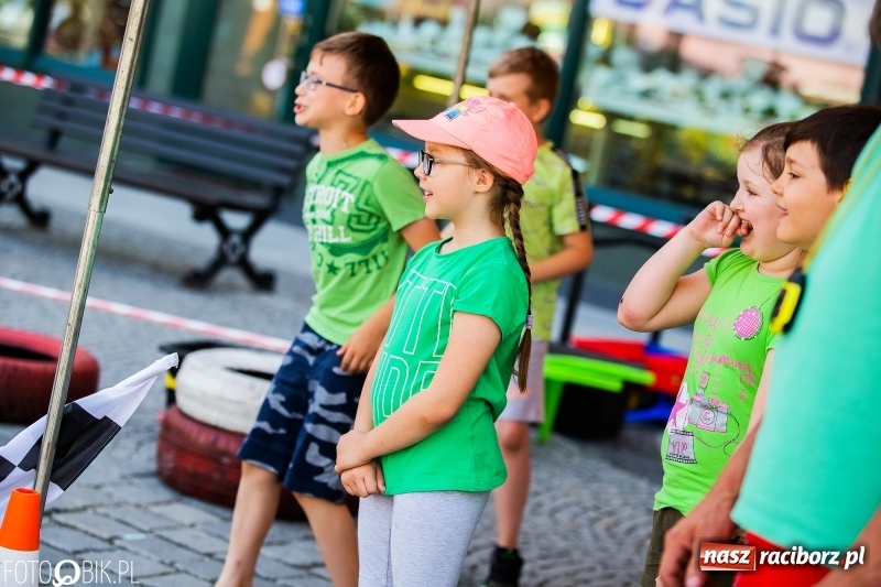 Zdjęcie w galerii na portalu naszraciborz.pl: Festyn ekologiczny dla dzieci na raciborskim Rynku wiadomości z regionu