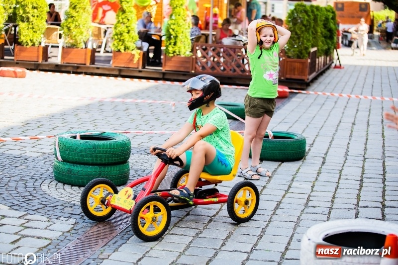 Zdjęcie w galerii na portalu naszraciborz.pl: Festyn ekologiczny dla dzieci na raciborskim Rynku wiadomości z regionu