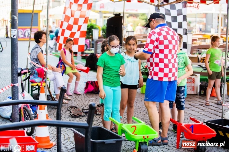 Zdjęcie w galerii na portalu naszraciborz.pl: Festyn ekologiczny dla dzieci na raciborskim Rynku wiadomości z regionu