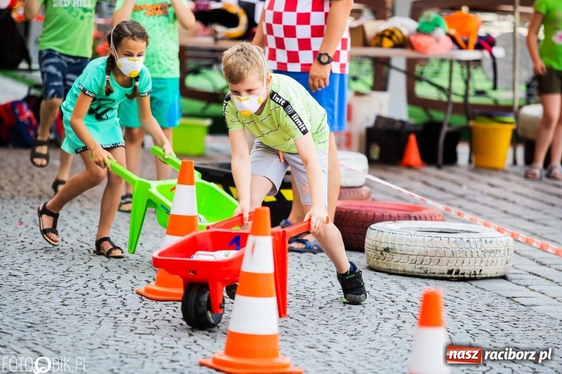Zdjęcie w galerii na portalu naszraciborz.pl: Festyn ekologiczny dla dzieci na raciborskim Rynku wiadomości z regionu