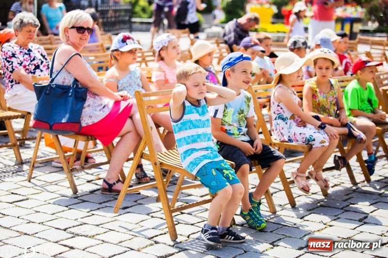 Zdjęcie w galerii na portalu naszraciborz.pl: Festyn ekologiczny dla dzieci na raciborskim Rynku wiadomości z regionu