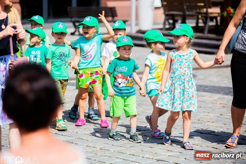 Zdjęcie w galerii na portalu naszraciborz.pl: Festyn ekologiczny dla dzieci na raciborskim Rynku wiadomości z regionu