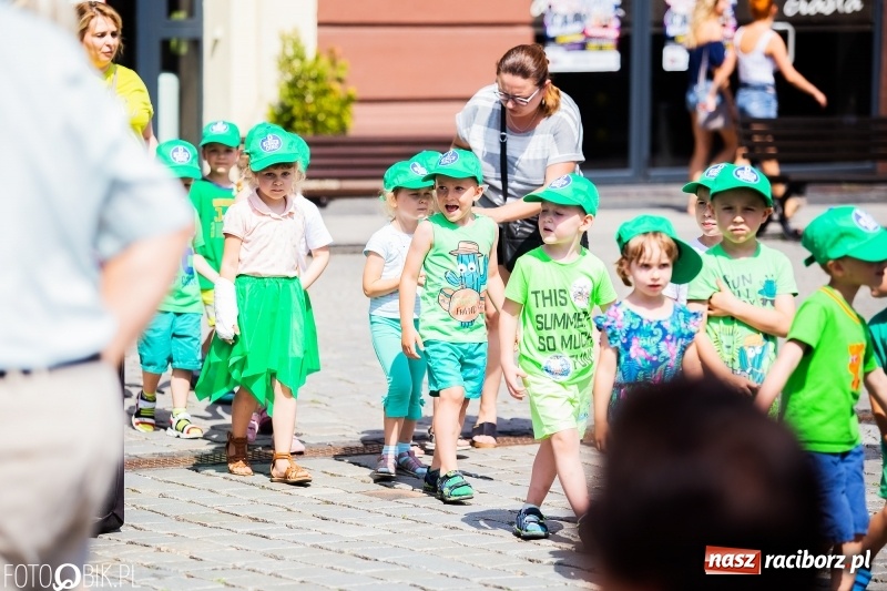Zdjęcie w galerii na portalu naszraciborz.pl: Festyn ekologiczny dla dzieci na raciborskim Rynku wiadomości z regionu
