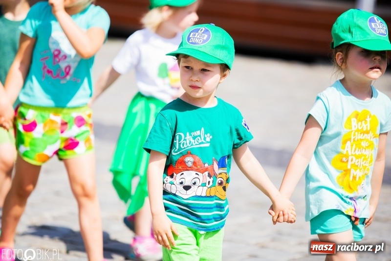 Zdjęcie w galerii na portalu naszraciborz.pl: Festyn ekologiczny dla dzieci na raciborskim Rynku wiadomości z regionu