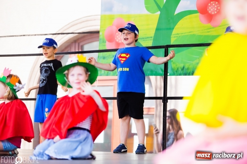 Zdjęcie w galerii na portalu naszraciborz.pl: Festyn ekologiczny dla dzieci na raciborskim Rynku wiadomości z regionu