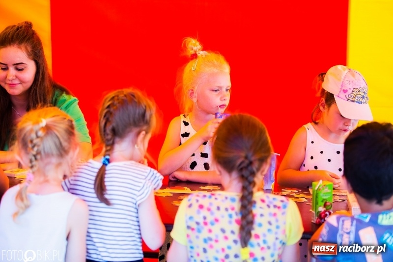 Zdjęcie w galerii na portalu naszraciborz.pl: Festyn ekologiczny dla dzieci na raciborskim Rynku wiadomości z regionu