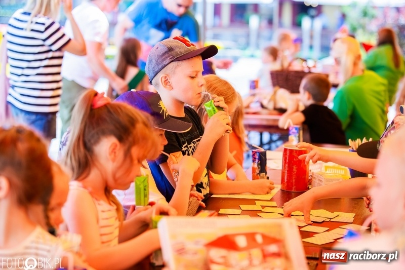 Zdjęcie w galerii na portalu naszraciborz.pl: Festyn ekologiczny dla dzieci na raciborskim Rynku wiadomości z regionu