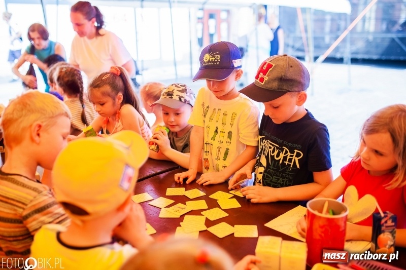 Zdjęcie w galerii na portalu naszraciborz.pl: Festyn ekologiczny dla dzieci na raciborskim Rynku wiadomości z regionu