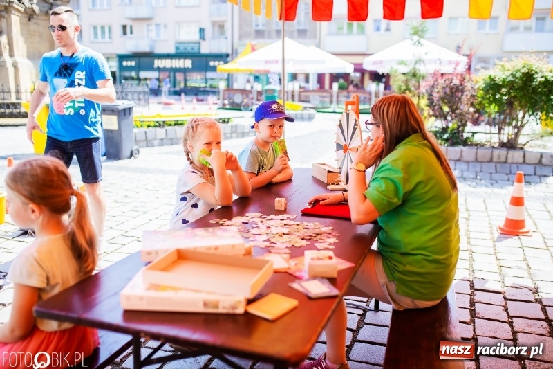 Zdjęcie w galerii na portalu naszraciborz.pl: Festyn ekologiczny dla dzieci na raciborskim Rynku wiadomości z regionu