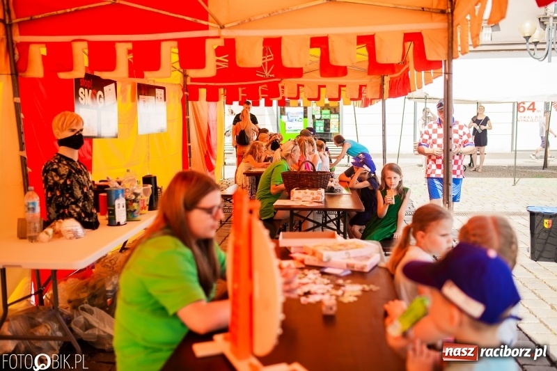 Zdjęcie w galerii na portalu naszraciborz.pl: Festyn ekologiczny dla dzieci na raciborskim Rynku wiadomości z regionu
