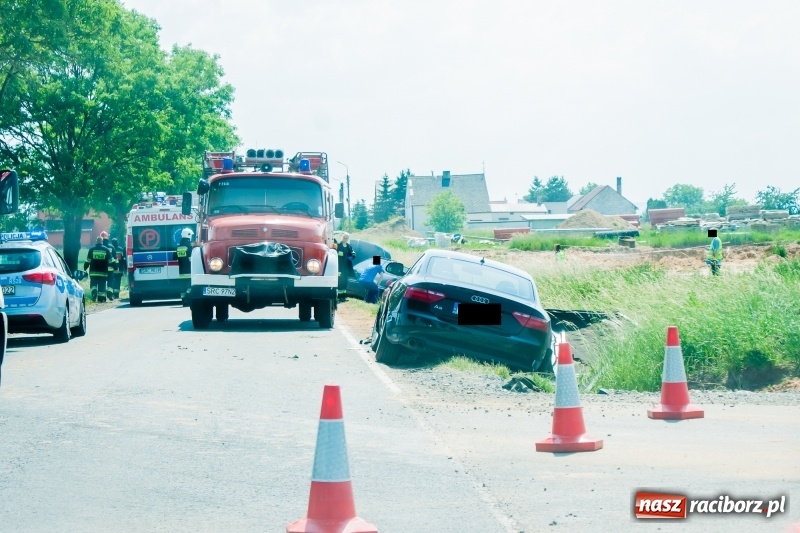 Zdjęcie w galerii na portalu naszraciborz.pl: Dwie audice zderzyły się na trasie Kornice-Pawłów [FOTO] wiadomości z regionu