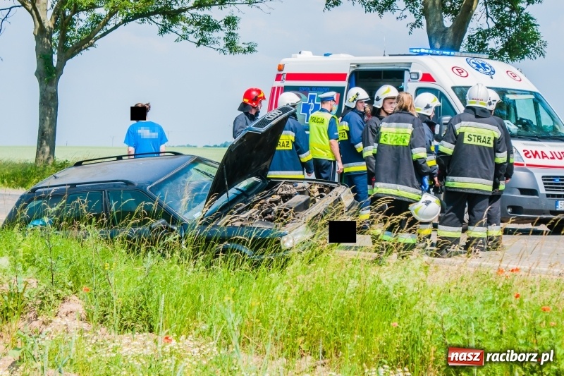 Zdjęcie w galerii na portalu naszraciborz.pl: Dwie audice zderzyły się na trasie Kornice-Pawłów [FOTO] wiadomości z regionu