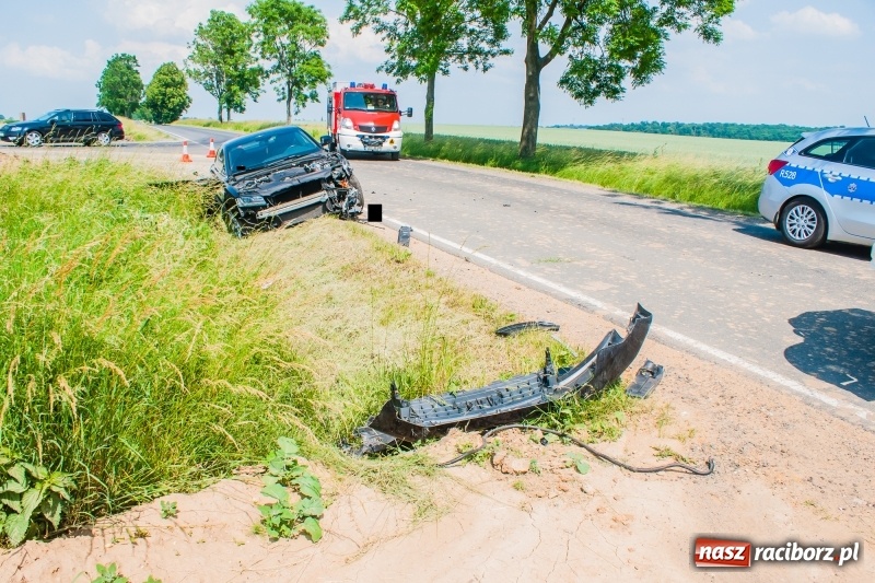 Zdjęcie w galerii na portalu naszraciborz.pl: Dwie audice zderzyły się na trasie Kornice-Pawłów [FOTO] wiadomości z regionu