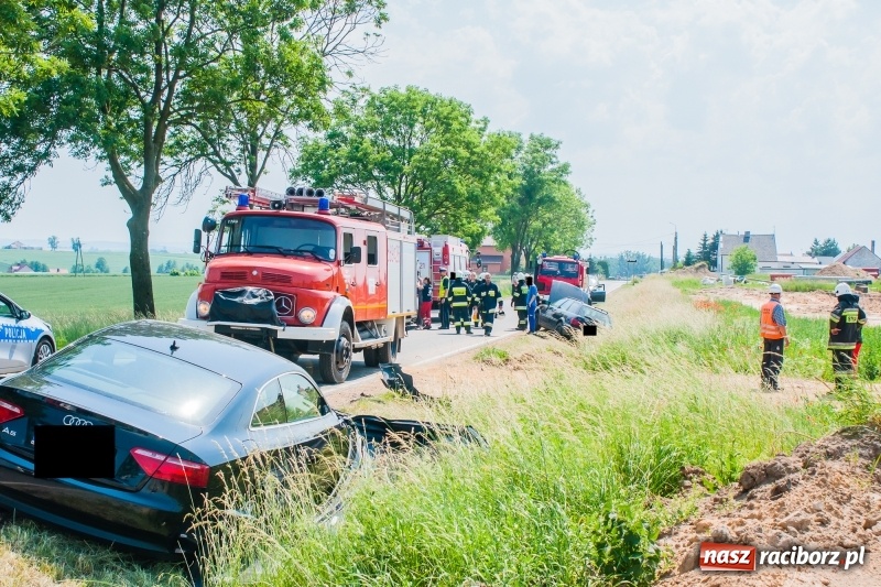 Zdjęcie w galerii na portalu naszraciborz.pl: Dwie audice zderzyły się na trasie Kornice-Pawłów [FOTO] wiadomości z regionu