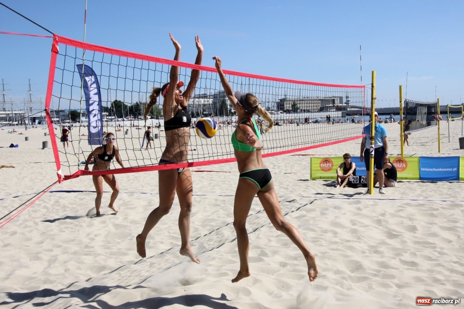 Zdjęcie w galerii na portalu naszraciborz.pl: Ruszają AMP w siatkówce plażowej. Nie zabraknie na nich reprezentantów PWSZ Racibórz wiadomości z regionu