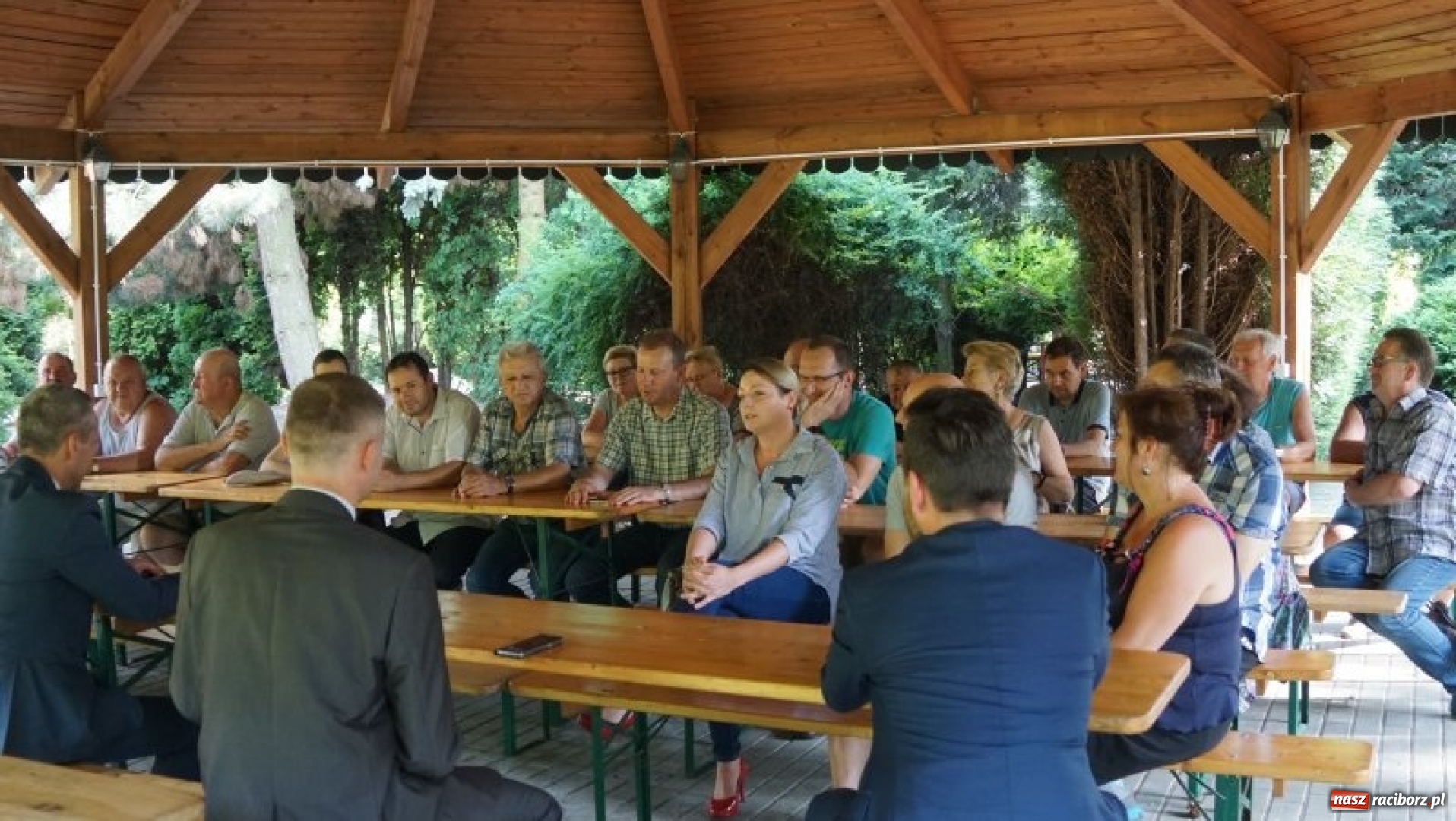 Zdjęcie w galerii na portalu naszraciborz.pl: Stop wyścigom, czyli prezydenci w Oborze  wiadomości z regionu