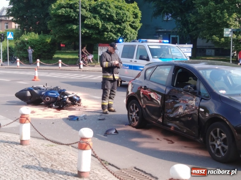 Zdjęcie w galerii na portalu naszraciborz.pl: Zderzenie opla i kawasaki pod sądem [FOTO] wiadomości z regionu