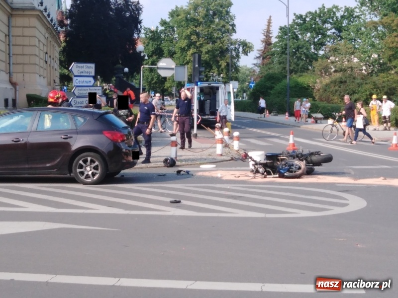 Zdjęcie w galerii na portalu naszraciborz.pl: Zderzenie opla i kawasaki pod sądem [FOTO] wiadomości z regionu